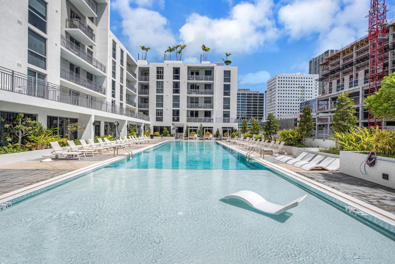 Exclusive In Downtown With Pool Views And Free Parking Appartamento *