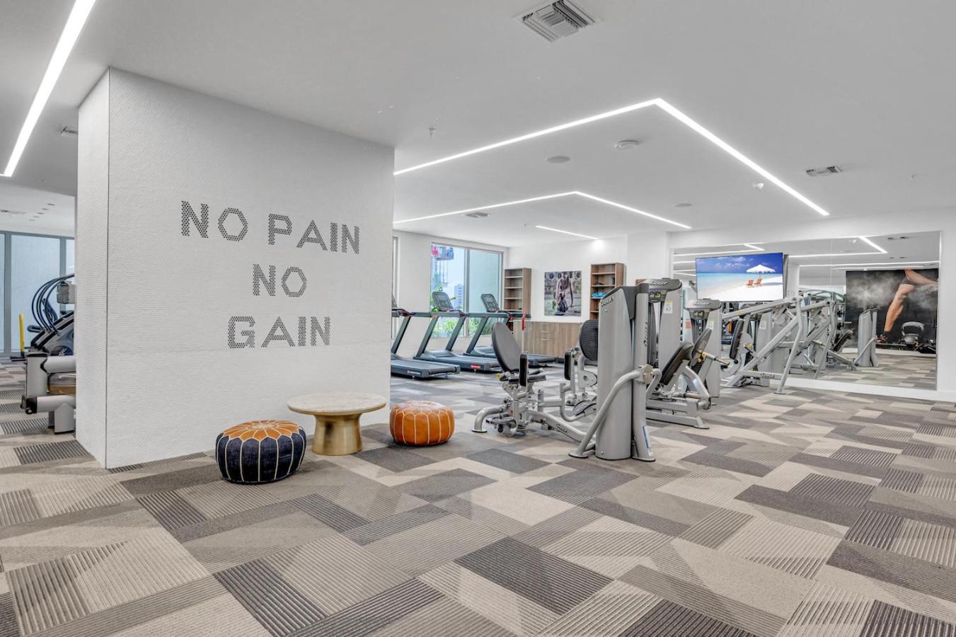Appartamento Exclusive In Downtown With Pool Views And Free Parking