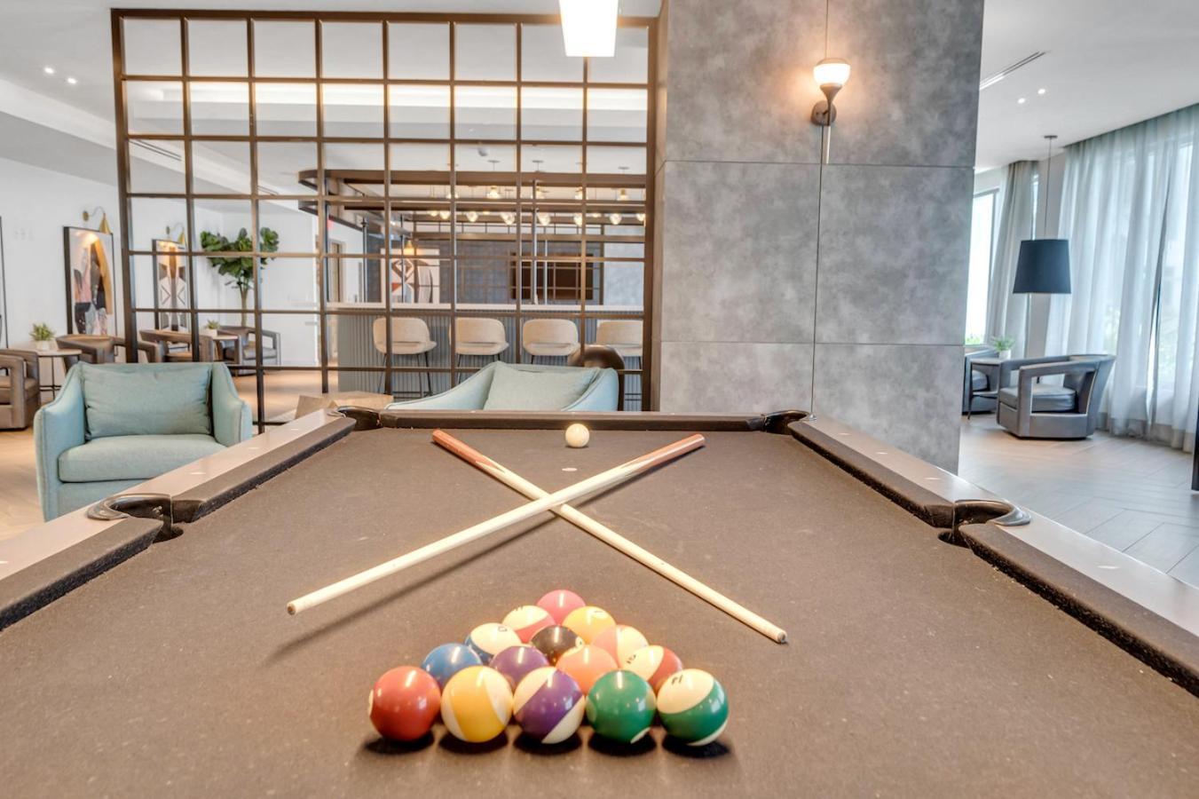 Exclusive In Downtown With Pool Views And Free Parking Appartamento