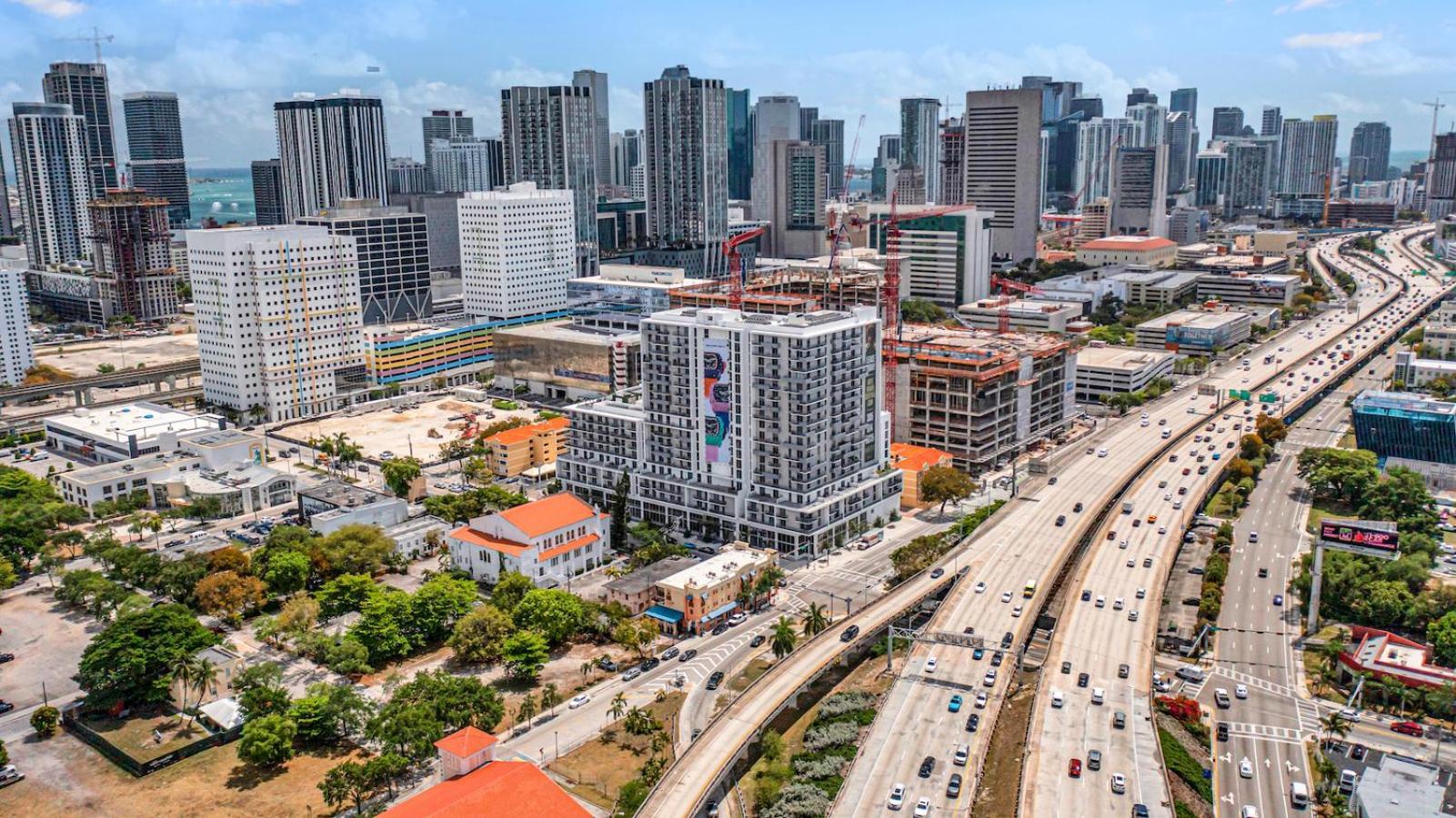 Exclusive In Downtown With Pool Views And Free Parking * Miami