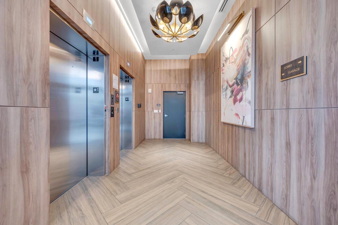 Exclusive In Downtown With Pool Views And Free Parking Appartamento