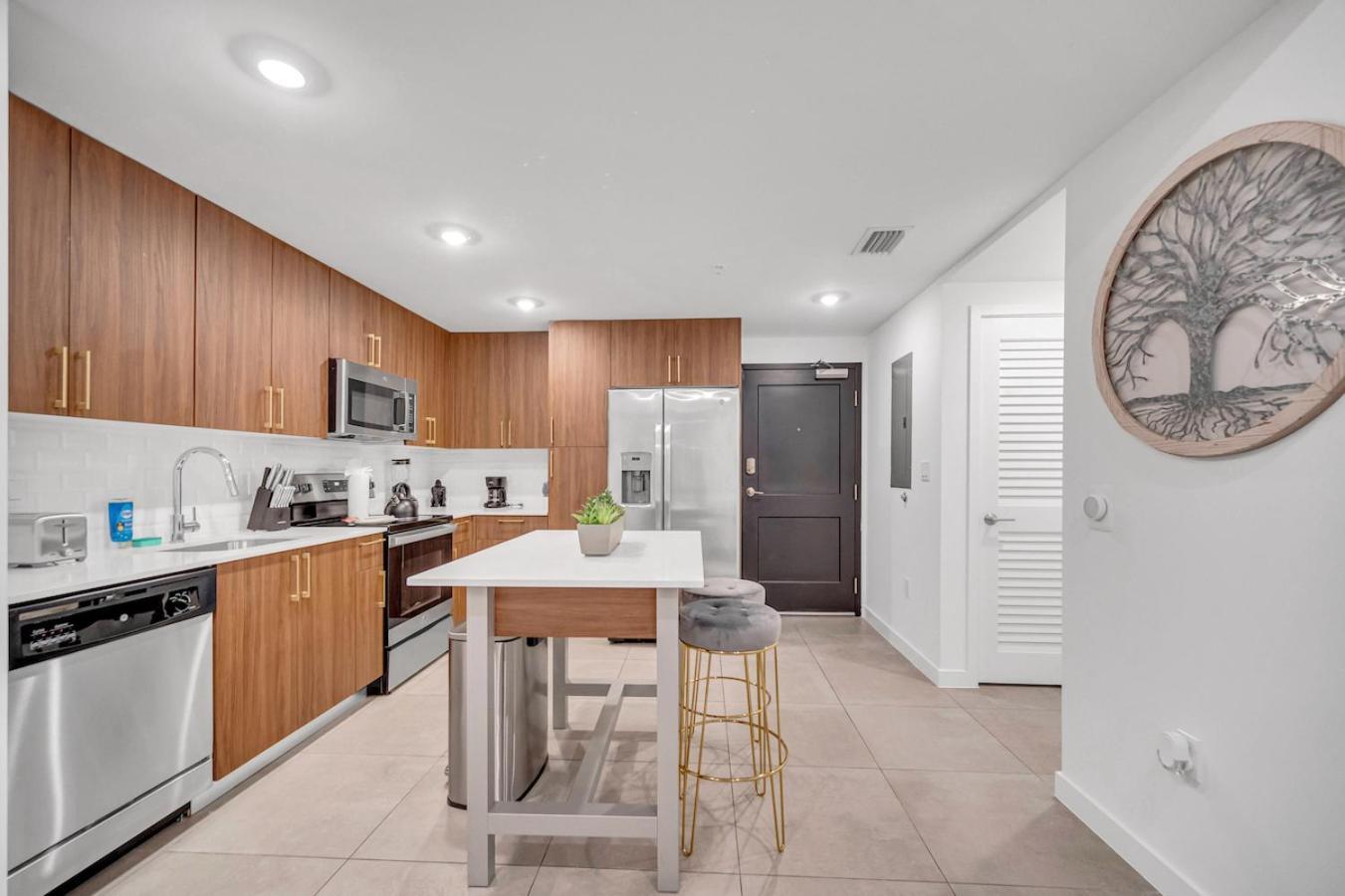 Exclusive In Downtown With Pool Views And Free Parking Appartamento