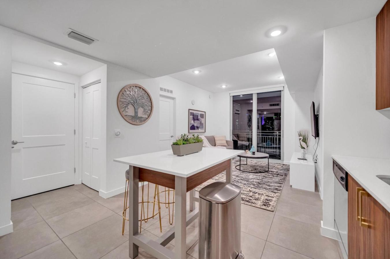 Appartamento Exclusive In Downtown With Pool Views And Free Parking Miami